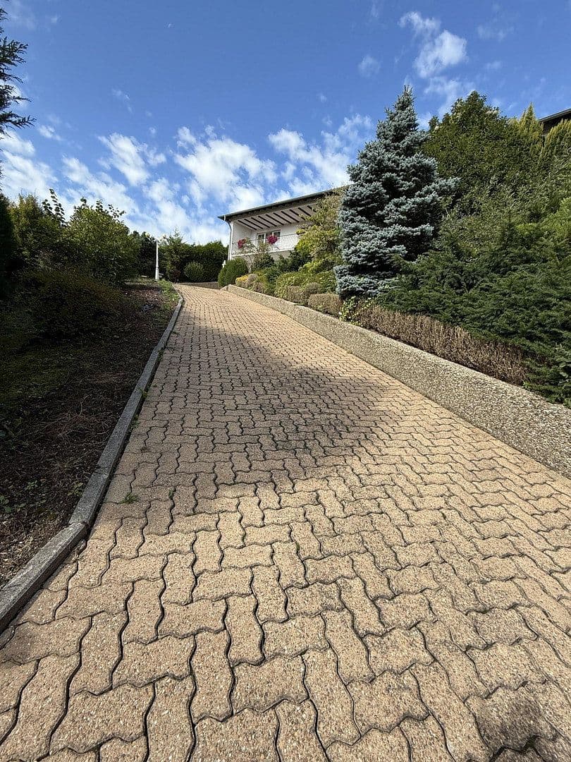 Prodej domu 315 m², pozemek 1.400 m², Überherrn, Země Sársko Prodej domu 315 m², pozemek 1.400 m², Überherrn, Země Sársko