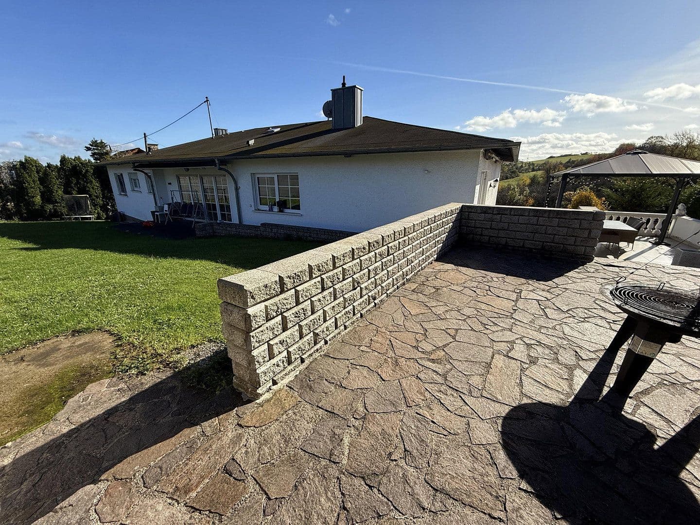 Prodej domu 315 m², pozemek 1.400 m², Überherrn, Země Sársko Prodej domu 315 m², pozemek 1.400 m², Überherrn, Země Sársko