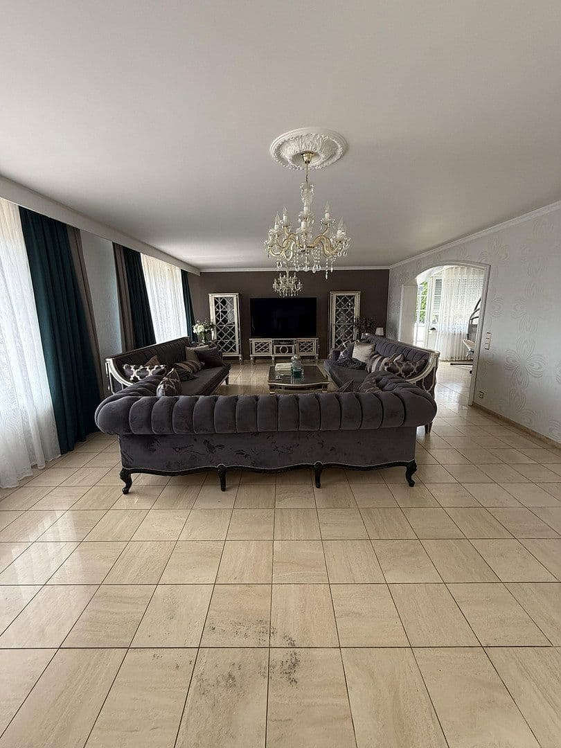Prodej domu 315 m², pozemek 1.400 m², Überherrn, Země Sársko Prodej domu 315 m², pozemek 1.400 m², Überherrn, Země Sársko