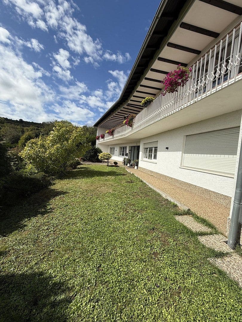 Prodej domu 315 m², pozemek 1.400 m², Überherrn, Země Sársko Prodej domu 315 m², pozemek 1.400 m², Überherrn, Země Sársko