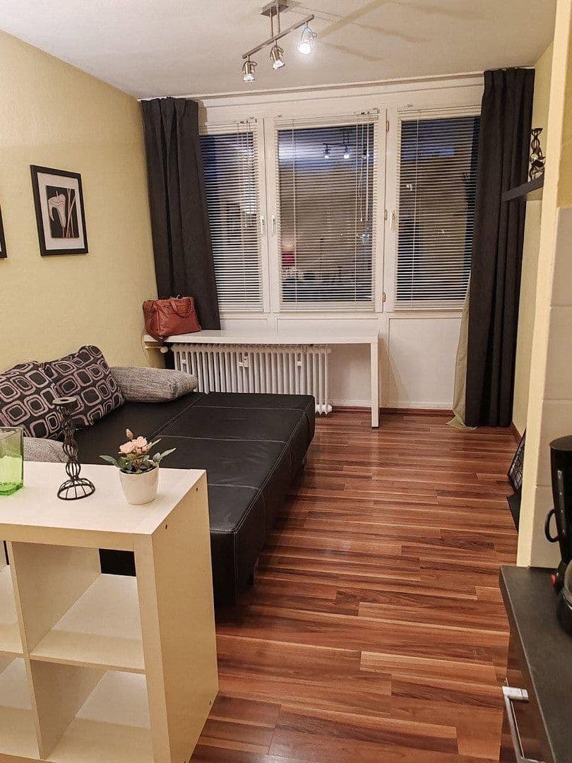 Pronájem bytu 1+1 23 m², Klagenfurter Str., München, Bavorsko Pronájem bytu 1+1 23 m², Klagenfurter Str., München, Bavorsko