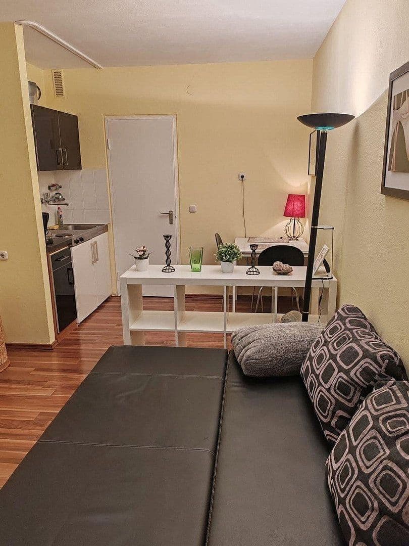 Pronájem bytu 1+1 23 m², Klagenfurter Str., München, Bavorsko Pronájem bytu 1+1 23 m², Klagenfurter Str., München, Bavorsko
