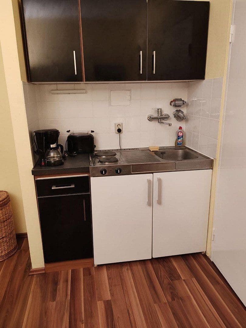 Pronájem bytu 1+1 23 m², Klagenfurter Str., München, Bavorsko Pronájem bytu 1+1 23 m², Klagenfurter Str., München, Bavorsko