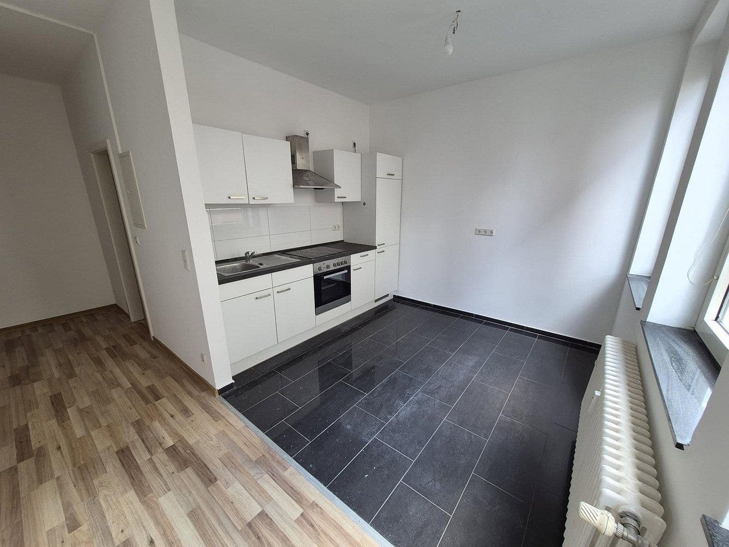 Pronájem bytu 3+1 45 m², Saarbrücken, Země Sársko Pronájem bytu 3+1 45 m², Saarbrücken, Země Sársko