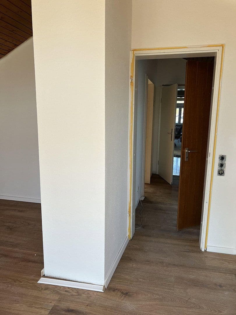 Pronájem bytu 2+1 45 m², Weinklinge 36, Stuttgart, Bádensko-Württembersko Pronájem bytu 2+1 45 m², Weinklinge 36, Stuttgart, Bádensko-Württembersko