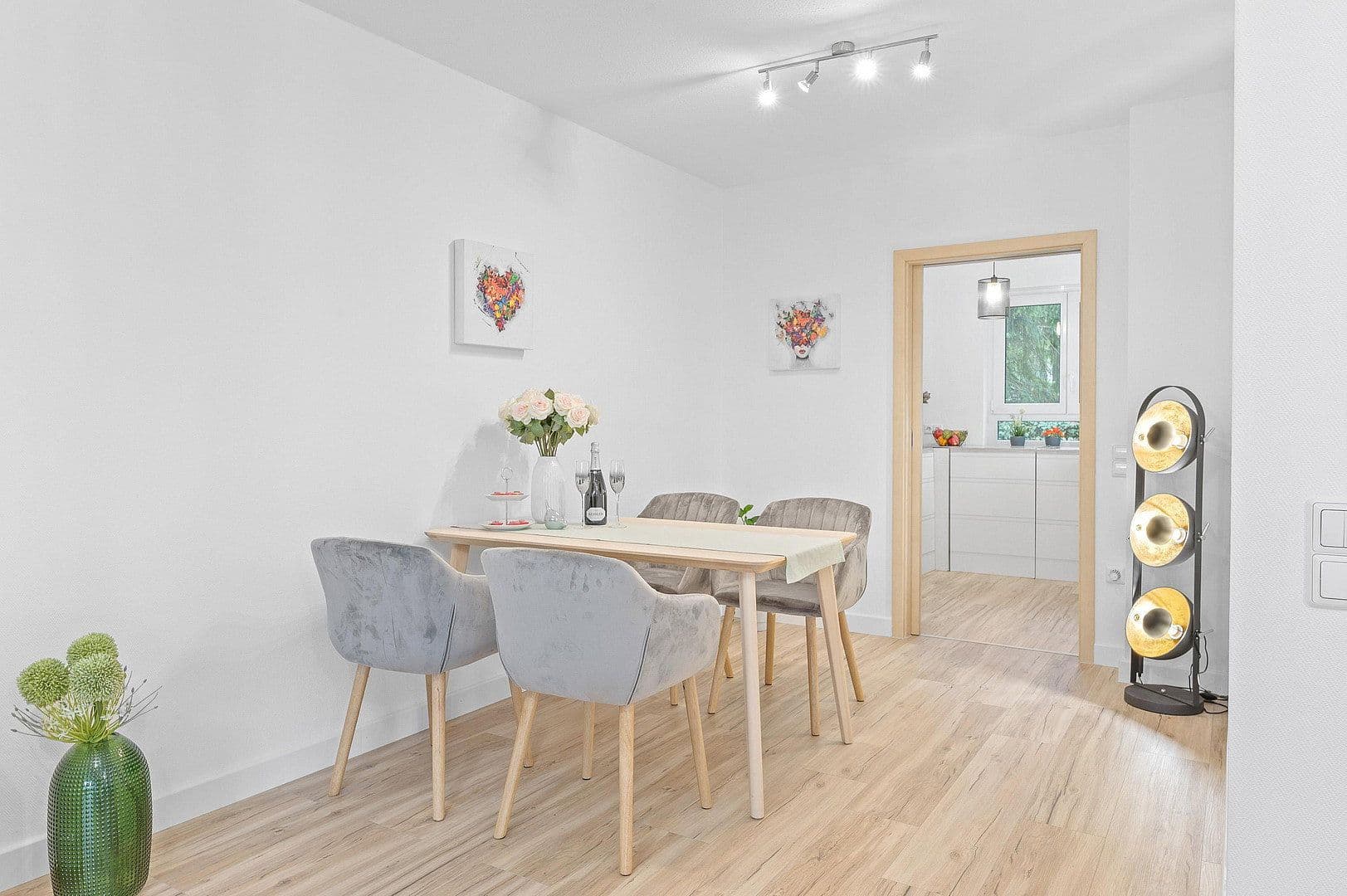 Prodej domu 120 m², pozemek 188 m², Sindelfingen, Bádensko-Württembersko Prodej domu 120 m², pozemek 188 m², Sindelfingen, Bádensko-Württembersko