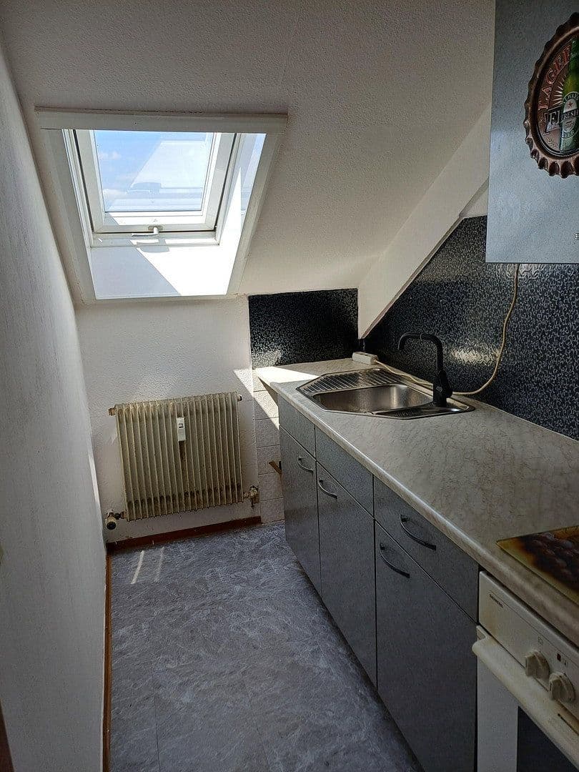 Pronájem bytu 3+1 58 m², Teckstr. 2, Göppingen, Bádensko-Württembersko Pronájem bytu 3+1 58 m², Teckstr. 2, Göppingen, Bádensko-Württembersko