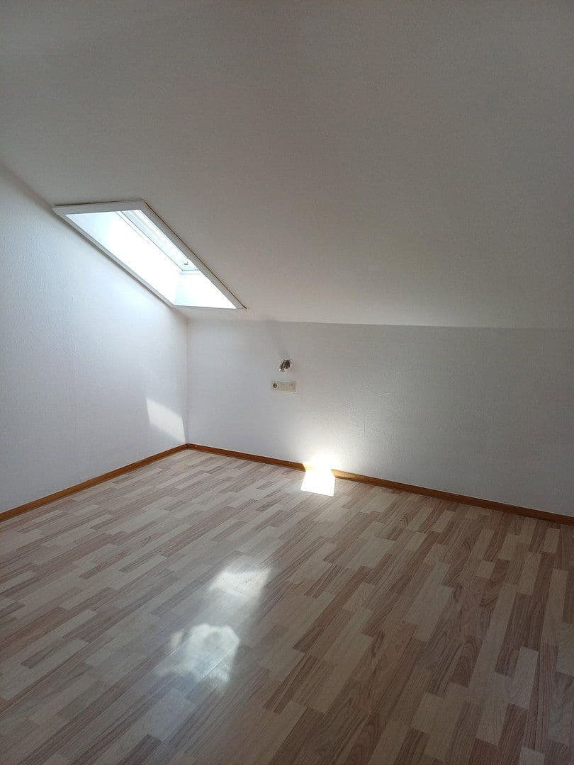 Pronájem bytu 3+1 58 m², Teckstr. 2, Göppingen, Bádensko-Württembersko Pronájem bytu 3+1 58 m², Teckstr. 2, Göppingen, Bádensko-Württembersko