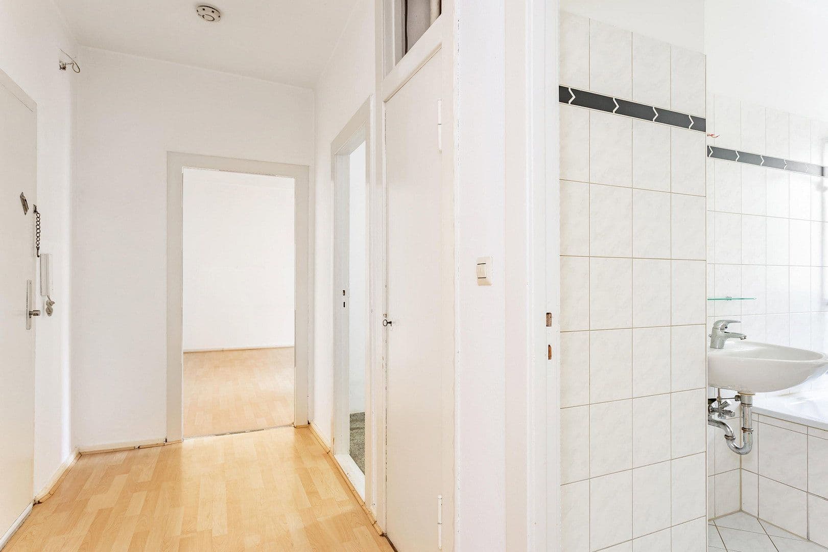 Prodej bytu 2+1 57 m², Peter-Vischer-Straße 4, Berlin, Berlín Prodej bytu 2+1 57 m², Peter-Vischer-Straße 4, Berlin, Berlín