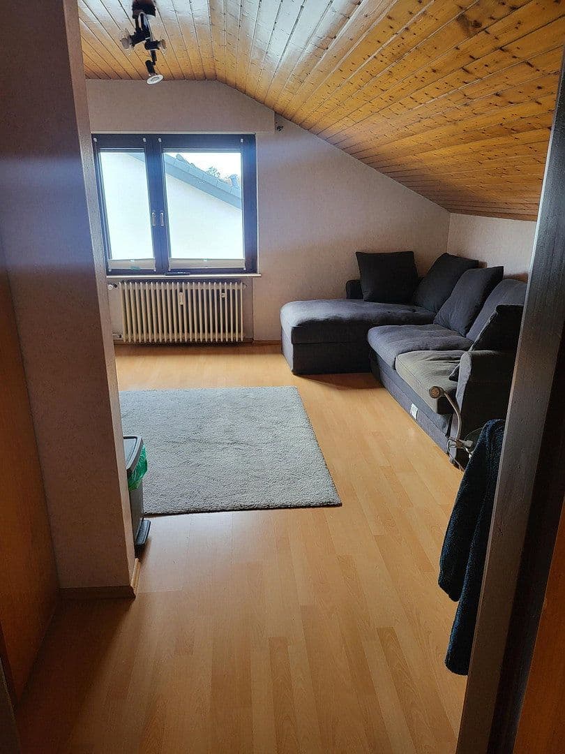 Prodej domu 205 m², pozemek 328 m², Freiberg am Neckar, Bádensko-Württembersko Prodej domu 205 m², pozemek 328 m², Freiberg am Neckar, Bádensko-Württembersko