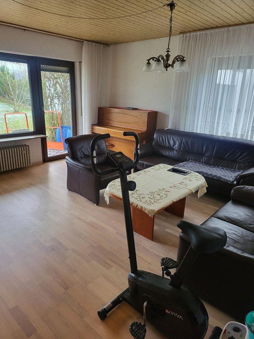 Prodej domu 205 m², pozemek 328 m², Freiberg am Neckar, Bádensko-Württembersko Prodej domu 205 m², pozemek 328 m², Freiberg am Neckar, Bádensko-Württembersko