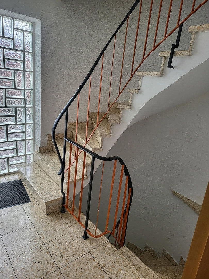 Prodej domu 205 m², pozemek 328 m², Freiberg am Neckar, Bádensko-Württembersko Prodej domu 205 m², pozemek 328 m², Freiberg am Neckar, Bádensko-Württembersko