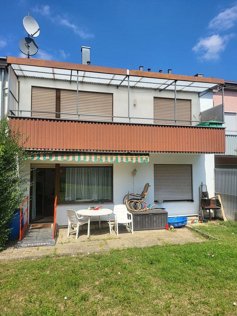 Prodej domu 205 m², pozemek 328 m², Freiberg am Neckar, Bádensko-Württembersko Prodej domu 205 m², pozemek 328 m², Freiberg am Neckar, Bádensko-Württembersko