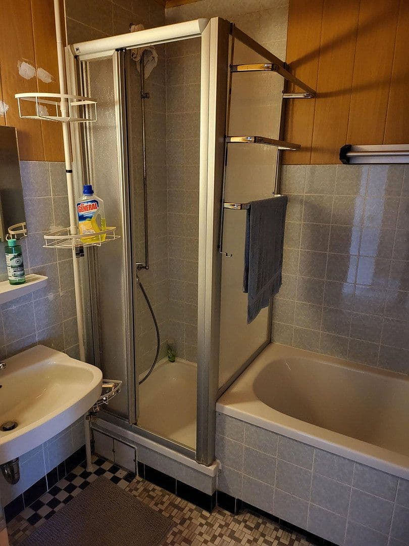Prodej domu 205 m², pozemek 328 m², Freiberg am Neckar, Bádensko-Württembersko Prodej domu 205 m², pozemek 328 m², Freiberg am Neckar, Bádensko-Württembersko