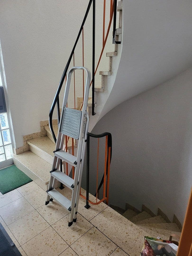 Prodej domu 205 m², pozemek 328 m², Freiberg am Neckar, Bádensko-Württembersko Prodej domu 205 m², pozemek 328 m², Freiberg am Neckar, Bádensko-Württembersko