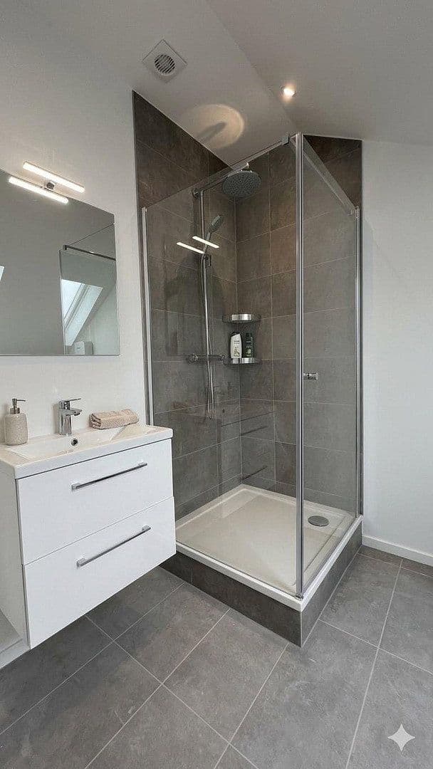 Pronájem bytu 3+1 69 m², Adalbertsteinweg 111, Cáchy, Severní Porýní-Vestfálsko Pronájem bytu 3+1 69 m², Adalbertsteinweg 111, Cáchy, Severní Porýní-Vestfálsko