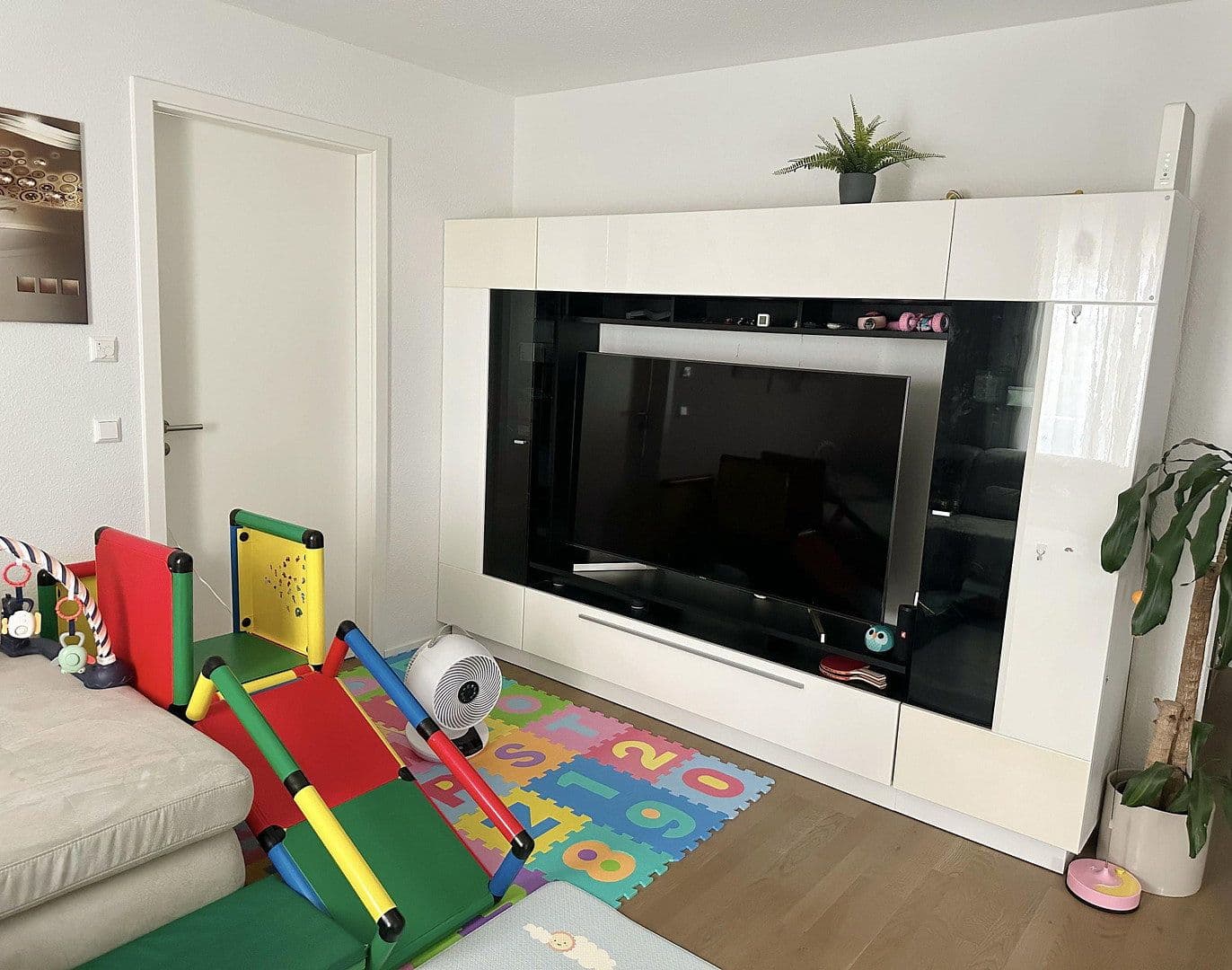 Pronájem bytu 4+1 108 m², Sindelfingen, Bádensko-Württembersko Pronájem bytu 4+1 108 m², Sindelfingen, Bádensko-Württembersko