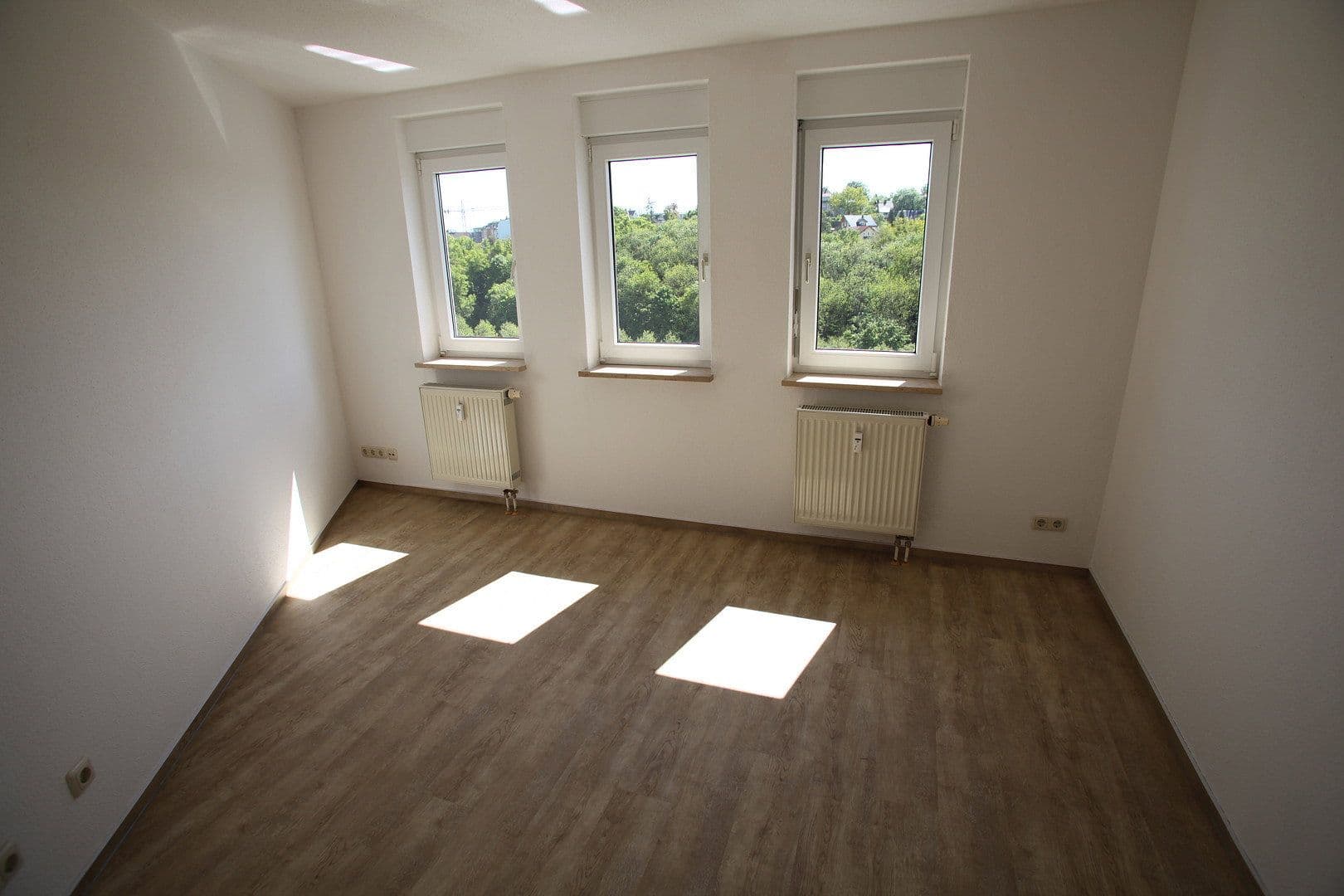 Pronájem bytu 3+1 98 m², Streitsberg 7, Plauen, Sasko Pronájem bytu 3+1 98 m², Streitsberg 7, Plauen, Sasko