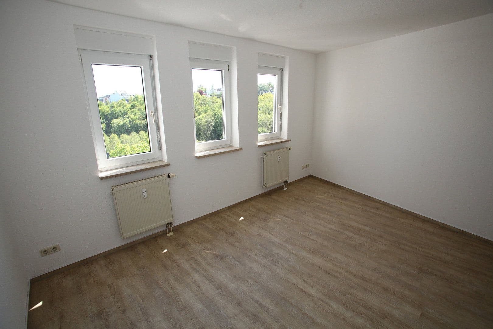 Pronájem bytu 3+1 98 m², Streitsberg 7, Plauen, Sasko Pronájem bytu 3+1 98 m², Streitsberg 7, Plauen, Sasko