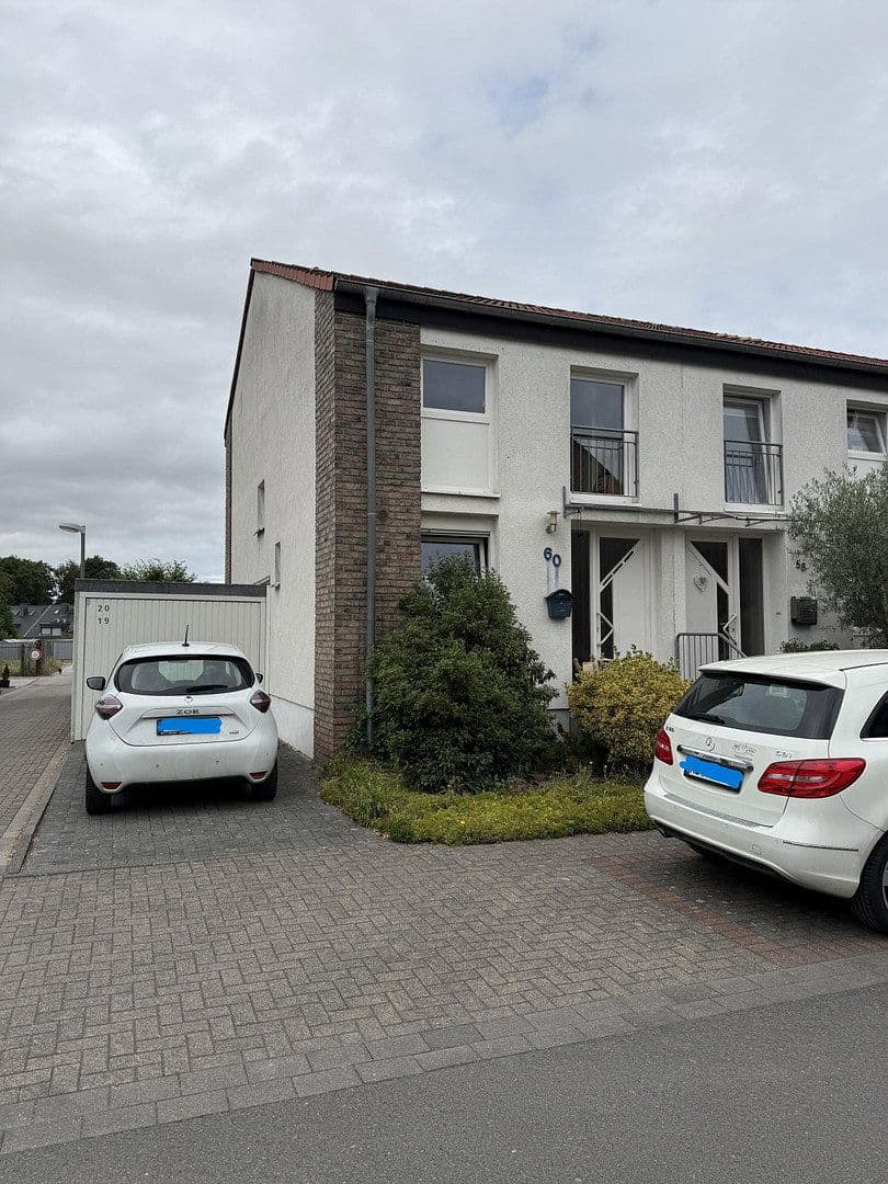 Pronájem domu 110 m², pozemek 207 m², Neuss, Severní Porýní-Vestfálsko Pronájem domu 110 m², pozemek 207 m², Neuss, Severní Porýní-Vestfálsko