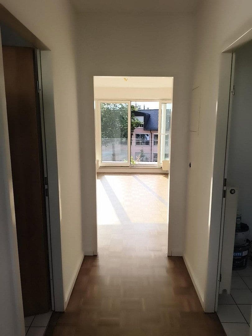 Pronájem bytu 1+1 40 m², Wendelsteinstraße 10, Vaterstetten, Bavorsko Pronájem bytu 1+1 40 m², Wendelsteinstraße 10, Vaterstetten, Bavorsko
