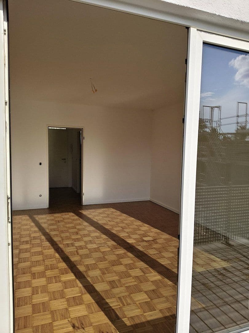 Pronájem bytu 1+1 40 m², Wendelsteinstraße 10, Vaterstetten, Bavorsko Pronájem bytu 1+1 40 m², Wendelsteinstraße 10, Vaterstetten, Bavorsko