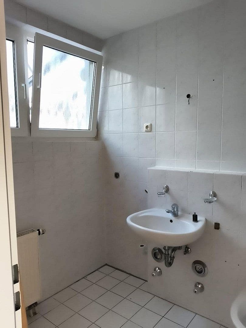 Pronájem bytu 1+1 40 m², Wendelsteinstraße 10, Vaterstetten, Bavorsko Pronájem bytu 1+1 40 m², Wendelsteinstraße 10, Vaterstetten, Bavorsko