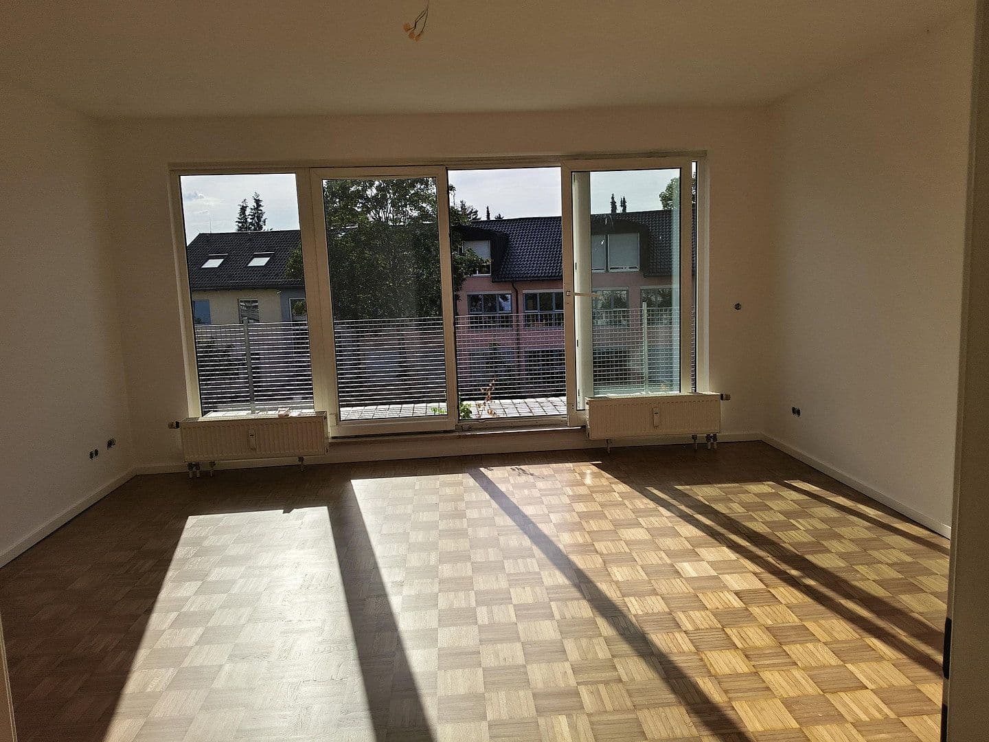 Pronájem bytu 1+1 40 m², Wendelsteinstraße 10, Vaterstetten, Bavorsko Pronájem bytu 1+1 40 m², Wendelsteinstraße 10, Vaterstetten, Bavorsko
