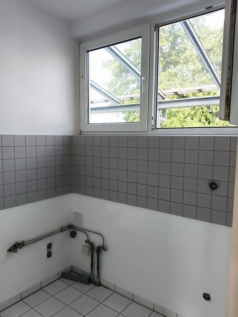 Pronájem bytu 1+1 40 m², Wendelsteinstraße 10, Vaterstetten, Bavorsko Pronájem bytu 1+1 40 m², Wendelsteinstraße 10, Vaterstetten, Bavorsko