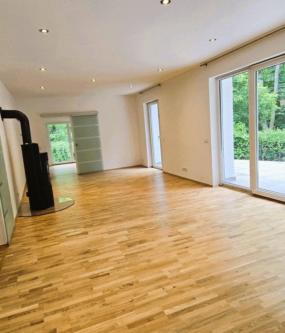 Prodej domu 371 m², pozemek 735 m², Sterkrader Straße 1, Berlin - Tegel, Berlín Prodej domu 371 m², pozemek 735 m², Sterkrader Straße 1, Berlin - Tegel, Berlín