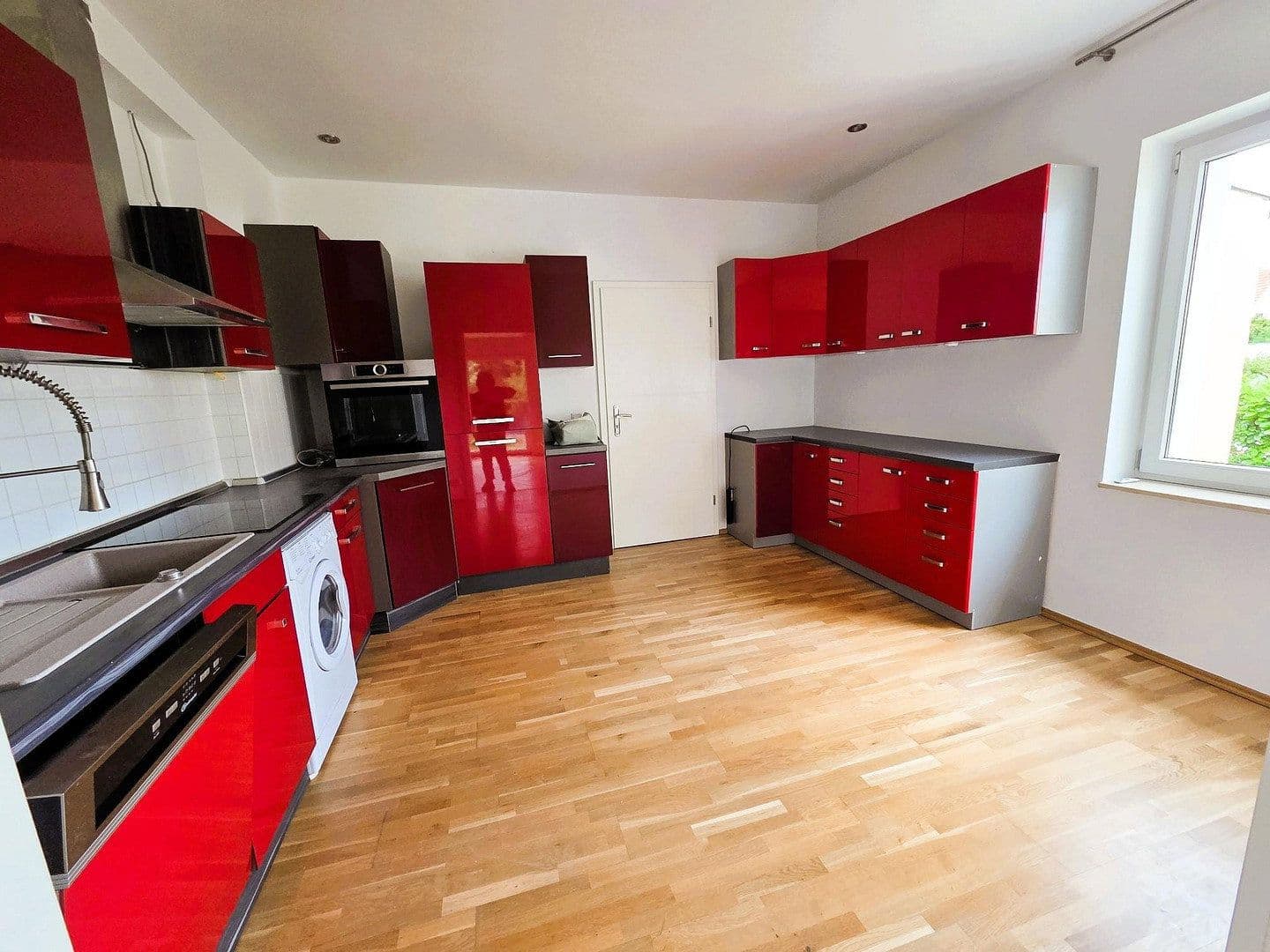 Prodej domu 371 m², pozemek 735 m², Sterkrader Straße 1, Berlin - Tegel, Berlín Prodej domu 371 m², pozemek 735 m², Sterkrader Straße 1, Berlin - Tegel, Berlín