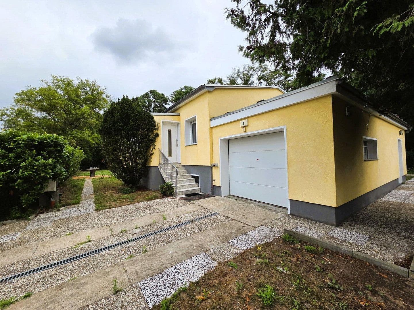 Prodej domu 371 m², pozemek 735 m², Sterkrader Straße 1, Berlin - Tegel, Berlín Prodej domu 371 m², pozemek 735 m², Sterkrader Straße 1, Berlin - Tegel, Berlín