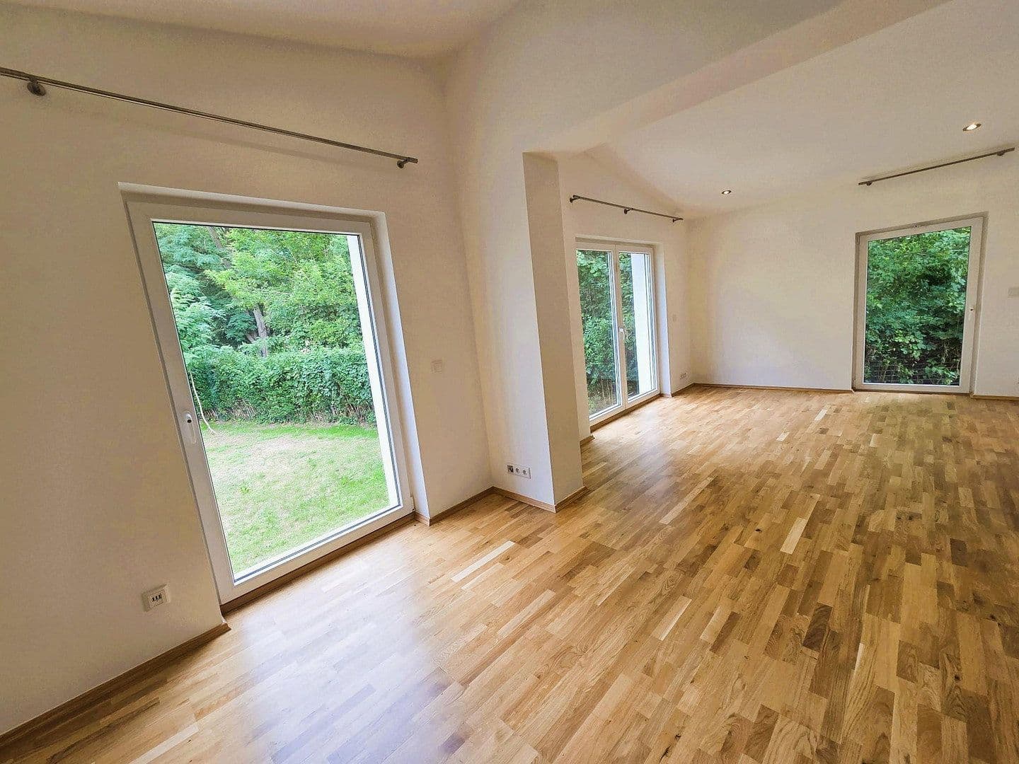 Prodej domu 371 m², pozemek 735 m², Sterkrader Straße 1, Berlin - Tegel, Berlín Prodej domu 371 m², pozemek 735 m², Sterkrader Straße 1, Berlin - Tegel, Berlín