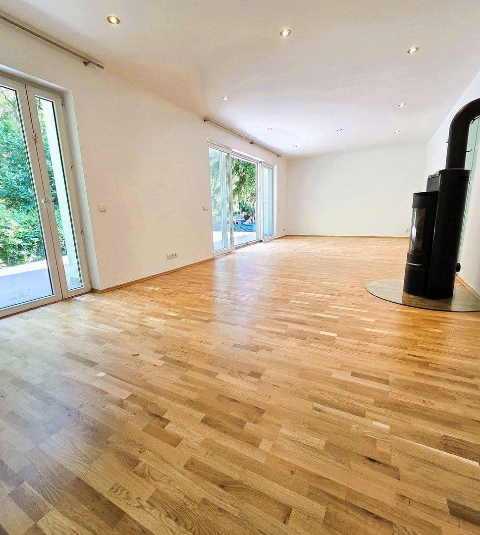 Prodej domu 371 m², pozemek 735 m², Sterkrader Straße 1, Berlin - Tegel, Berlín Prodej domu 371 m², pozemek 735 m², Sterkrader Straße 1, Berlin - Tegel, Berlín