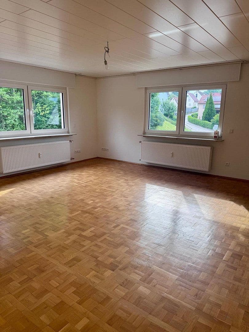 Pronájem bytu 4+1 120 m², Mitlechterner Straße 9, Fürth, Hessen Pronájem bytu 4+1 120 m², Mitlechterner Straße 9, Fürth, Hessen