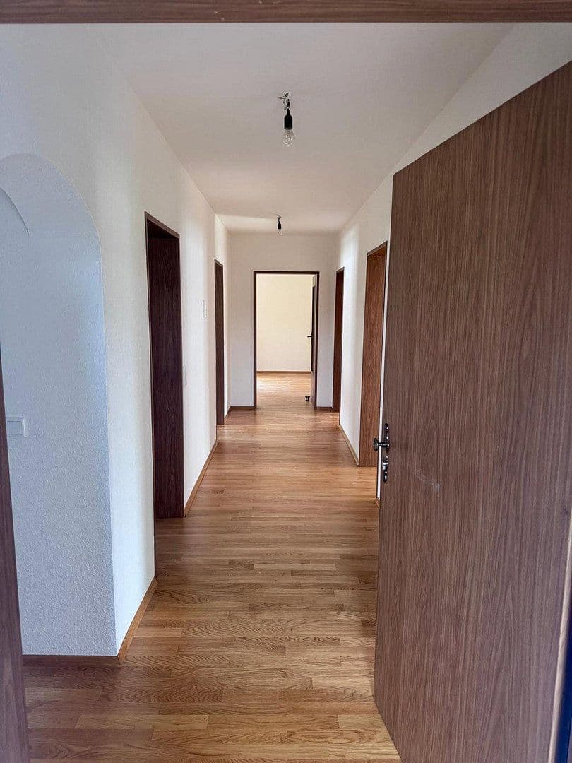 Pronájem bytu 4+1 120 m², Mitlechterner Straße 9, Fürth, Hessen Pronájem bytu 4+1 120 m², Mitlechterner Straße 9, Fürth, Hessen
