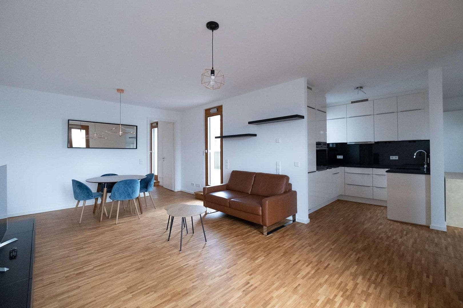 Pronájem bytu 2+1 88 m², Pariser Straße 4, Frankfurt am Main, Hessen Pronájem bytu 2+1 88 m², Pariser Straße 4, Frankfurt am Main, Hessen
