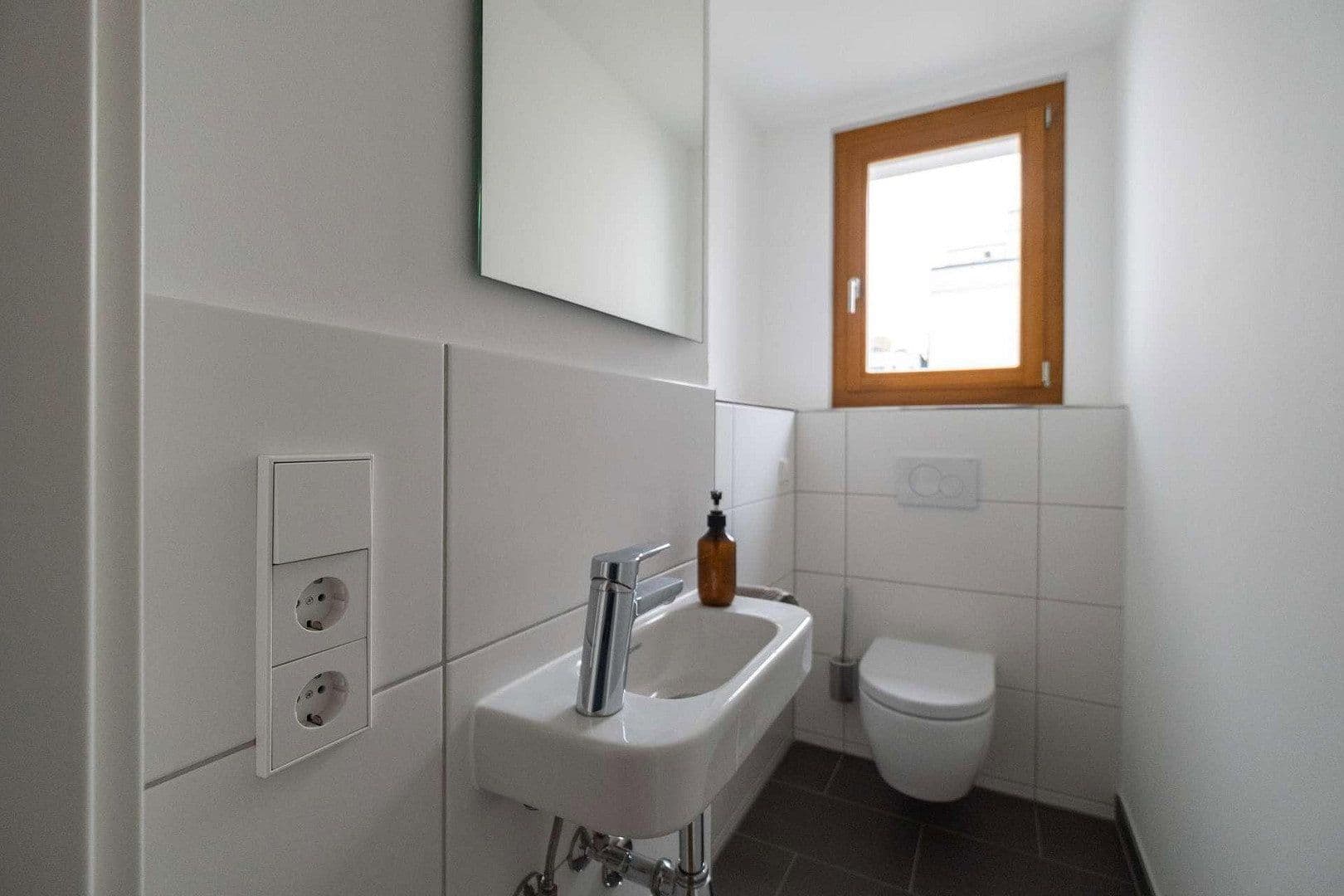 Pronájem bytu 2+1 88 m², Pariser Straße 4, Frankfurt am Main, Hessen Pronájem bytu 2+1 88 m², Pariser Straße 4, Frankfurt am Main, Hessen