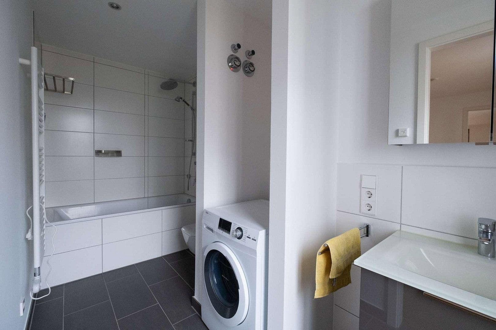 Pronájem bytu 2+1 88 m², Pariser Straße 4, Frankfurt am Main, Hessen Pronájem bytu 2+1 88 m², Pariser Straße 4, Frankfurt am Main, Hessen