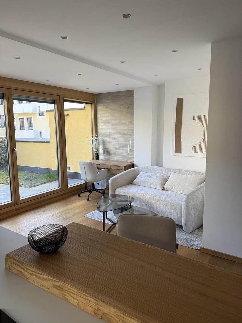 Pronájem bytu 2+1 60 m², Lerchenfeldstraße 28, München, Bavorsko Pronájem bytu 2+1 60 m², Lerchenfeldstraße 28, München, Bavorsko