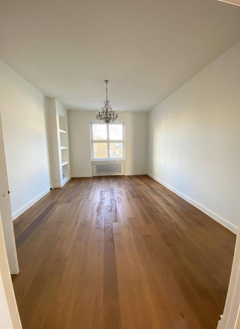 Pronájem bytu 3+1 110 m², Frankfurt, Hessen Pronájem bytu 3+1 110 m², Frankfurt, Hessen