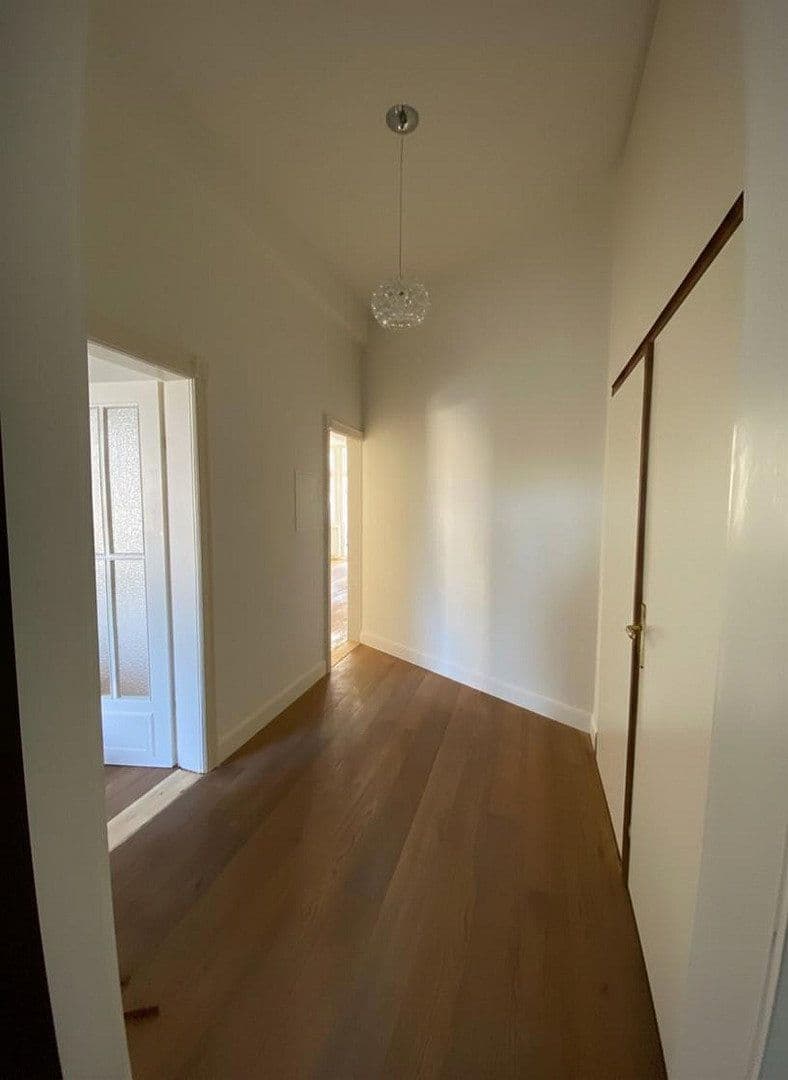 Pronájem bytu 3+1 110 m², Frankfurt, Hessen Pronájem bytu 3+1 110 m², Frankfurt, Hessen