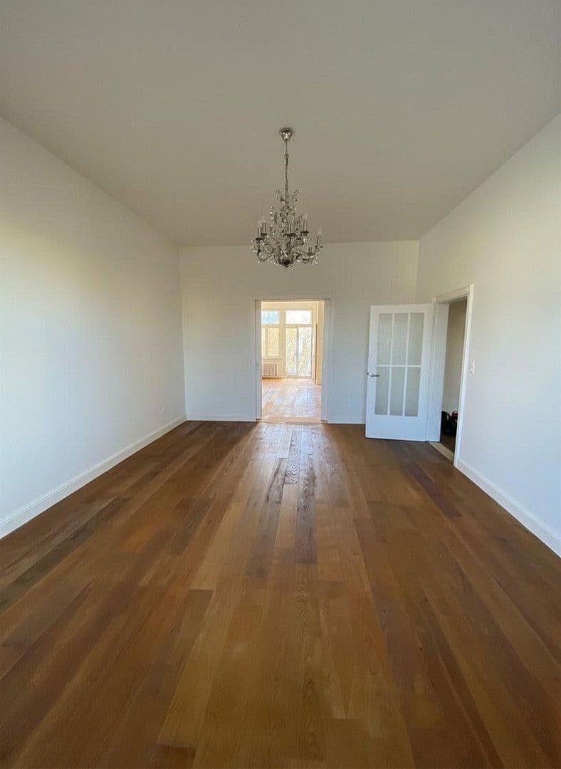 Pronájem bytu 3+1 110 m², Frankfurt, Hessen Pronájem bytu 3+1 110 m², Frankfurt, Hessen