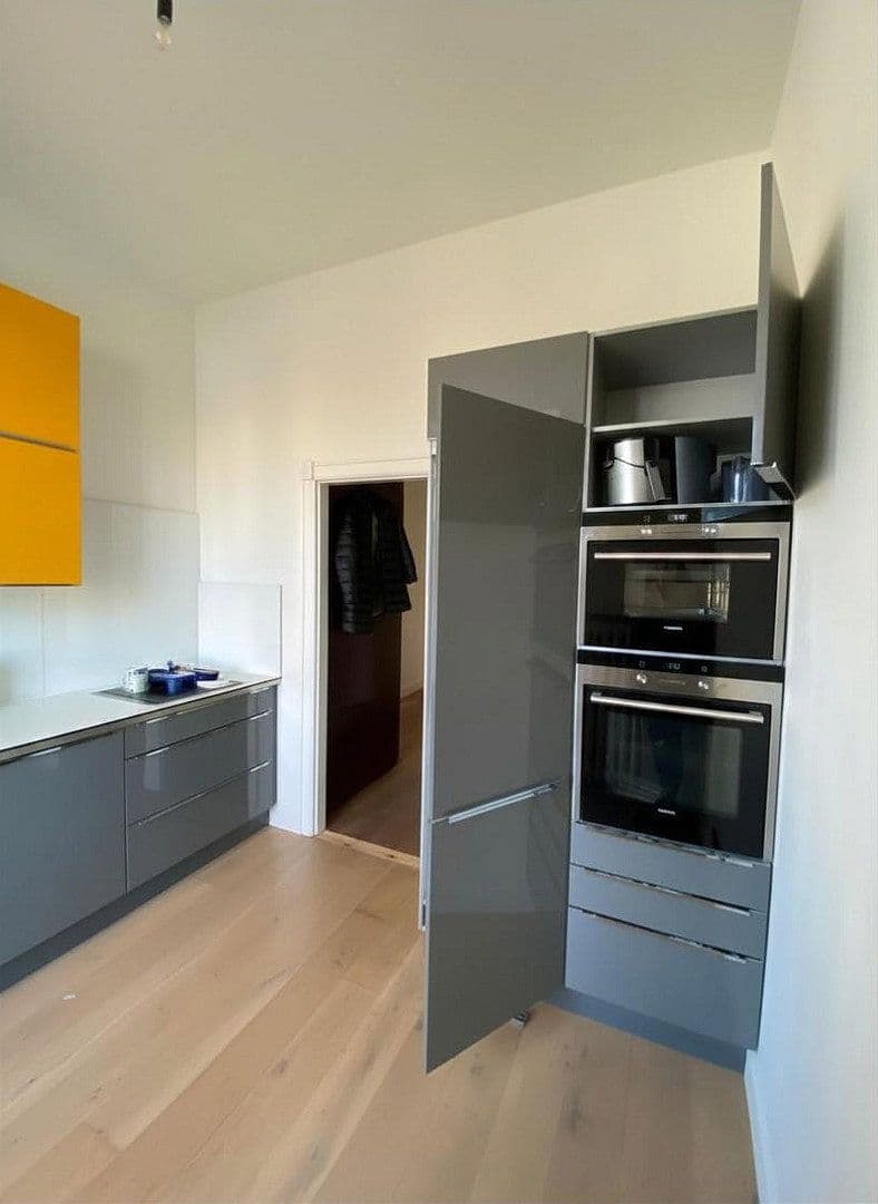 Pronájem bytu 3+1 110 m², Frankfurt, Hessen Pronájem bytu 3+1 110 m², Frankfurt, Hessen
