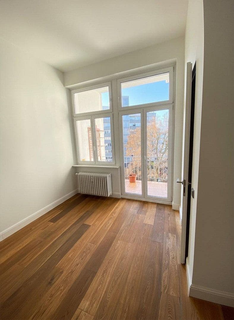 Pronájem bytu 3+1 110 m², Frankfurt, Hessen Pronájem bytu 3+1 110 m², Frankfurt, Hessen