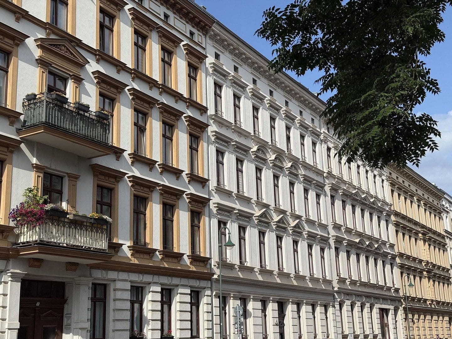 Prodej bytu 3+1 137 m², Ernst-Pinkert-Str. 11, Leipzig, Sasko Prodej bytu 3+1 137 m², Ernst-Pinkert-Str. 11, Leipzig, Sasko