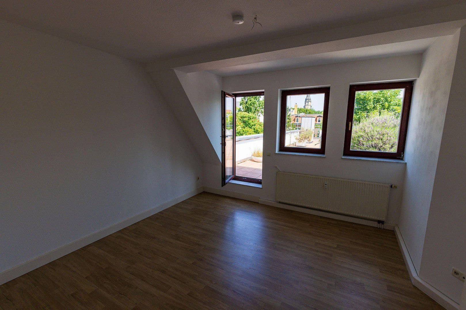 Prodej bytu 3+1 137 m², Ernst-Pinkert-Str. 11, Leipzig, Sasko Prodej bytu 3+1 137 m², Ernst-Pinkert-Str. 11, Leipzig, Sasko