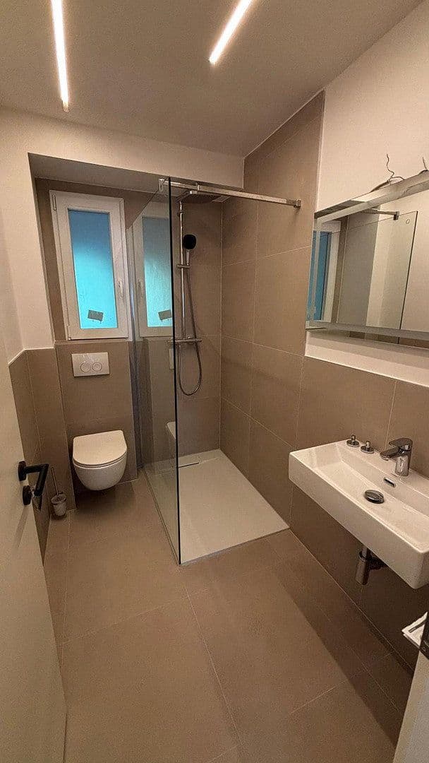 Prodej bytu 3+1 67 m², Kniebisstraße 10, Stuttgart, Bádensko-Württembersko Prodej bytu 3+1 67 m², Kniebisstraße 10, Stuttgart, Bádensko-Württembersko