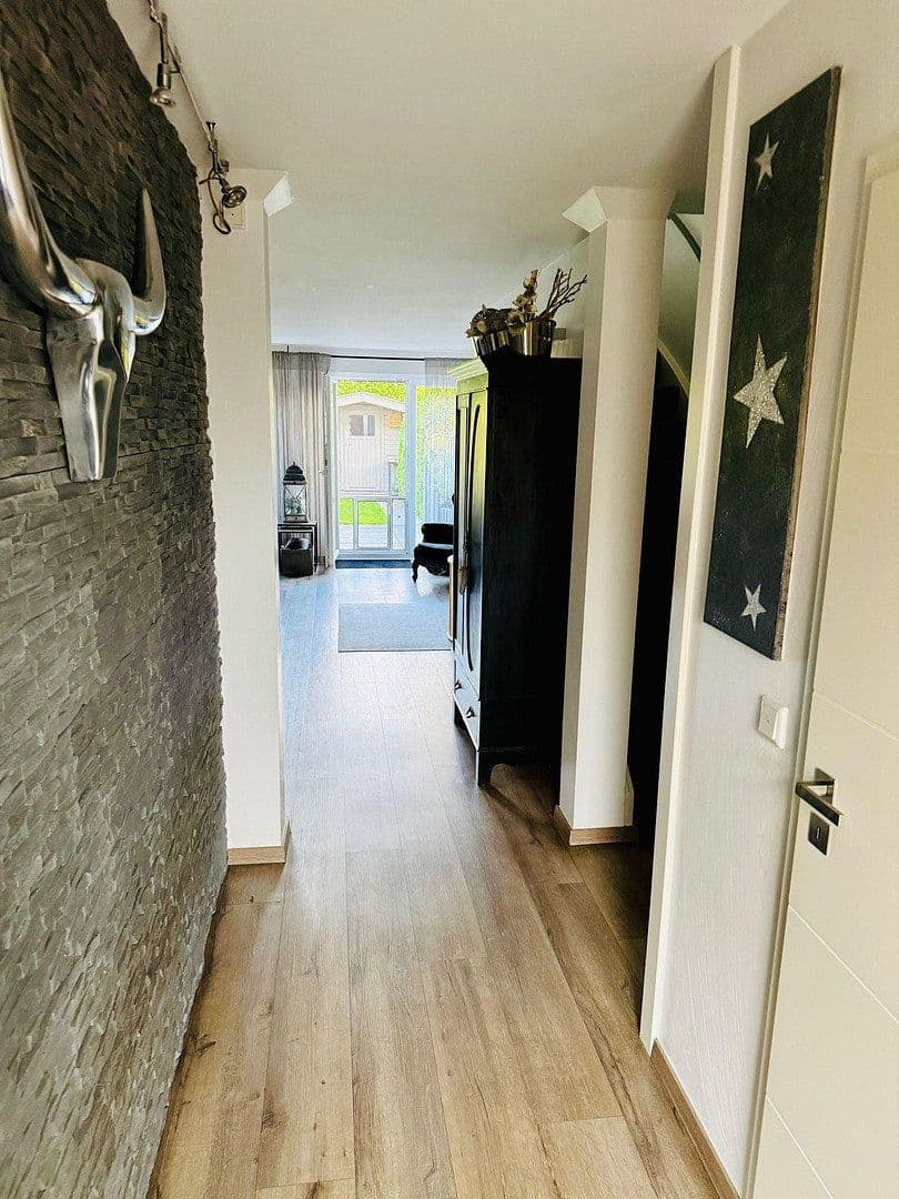 Prodej domu 113 m², pozemek 245 m², Willich, Severní Porýní-Vestfálsko Prodej domu 113 m², pozemek 245 m², Willich, Severní Porýní-Vestfálsko