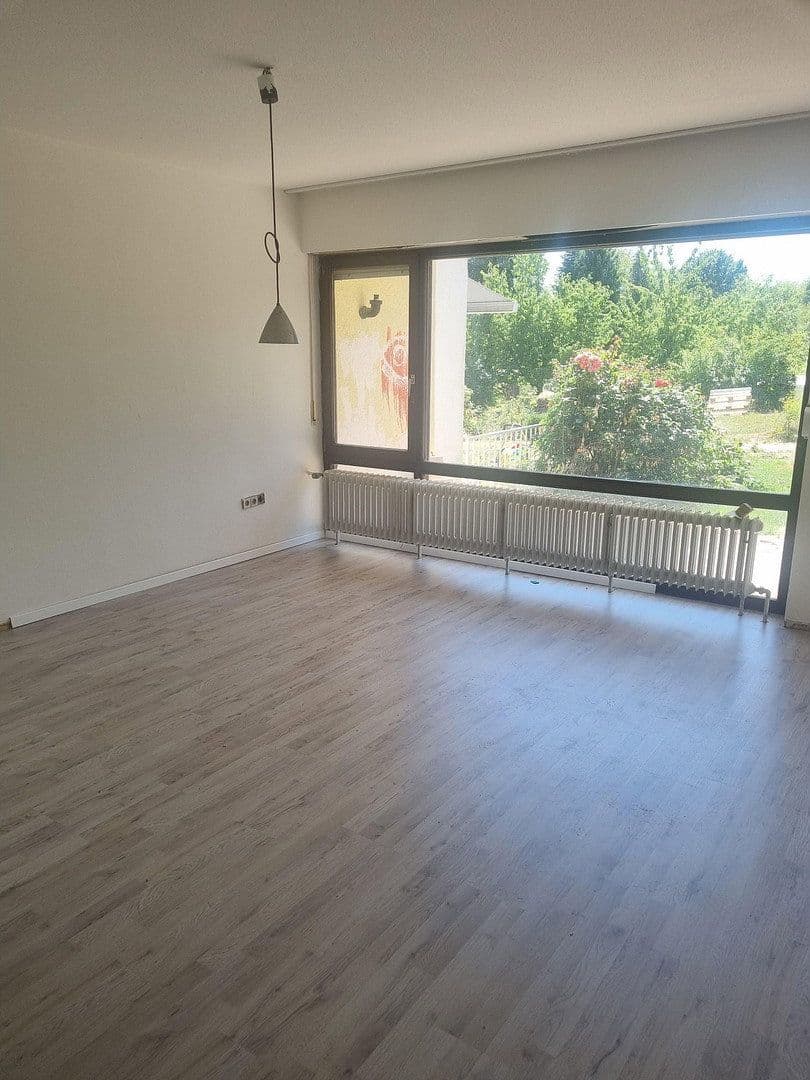 Prodej domu 130 m², pozemek 427 m², Karlsbad, Bádensko-Württembersko Prodej domu 130 m², pozemek 427 m², Karlsbad, Bádensko-Württembersko